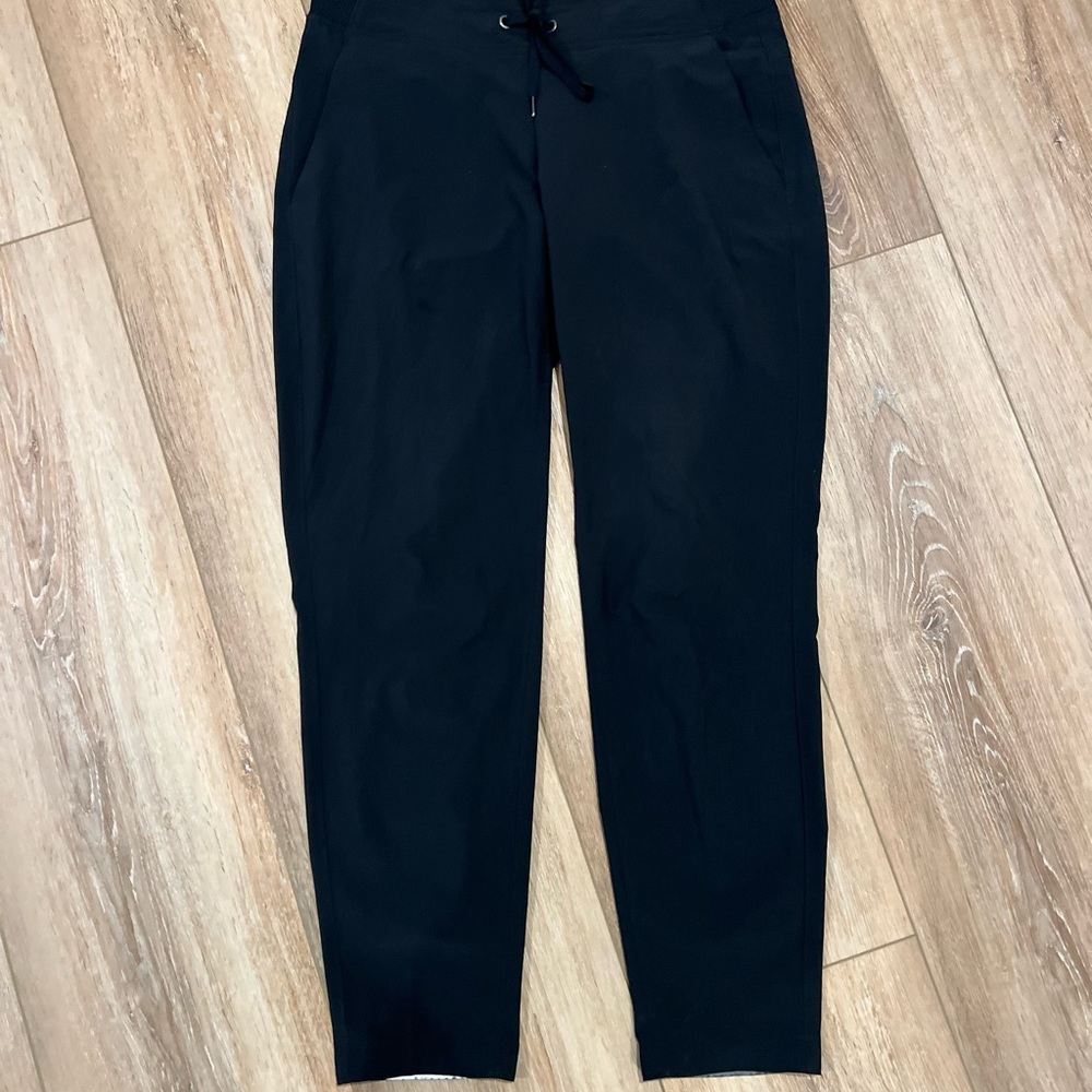Athleta city pants/joggers women’s size 6 BLACK